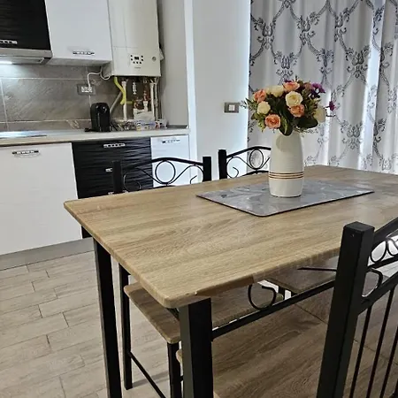 Azizi Beachfront & Langa Plaja 아파트 Năvodari