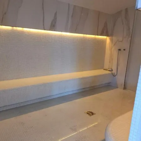 Apartment Azizi Beachfront & Langa Plaja *