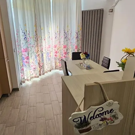 Azizi Beachfront & Langa Plaja 아파트 Năvodari