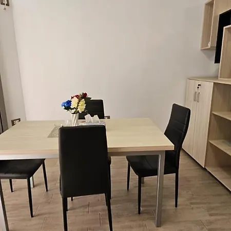 Azizi Beachfront & Langa Plaja 아파트