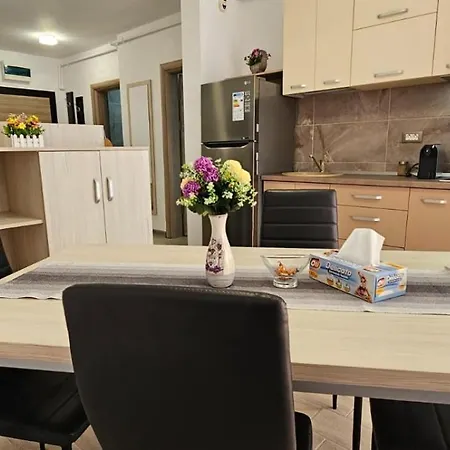 아파트 Azizi Beachfront & Langa Plaja Năvodari