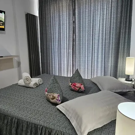 아파트 Azizi Beachfront & Langa Plaja