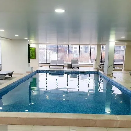 아파트 Azizi Beachfront & Langa Plaja *